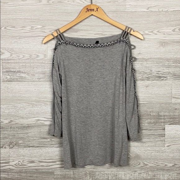 Jessica Simpson Open Sleeve Gray Blouse - Picture 1 of 6